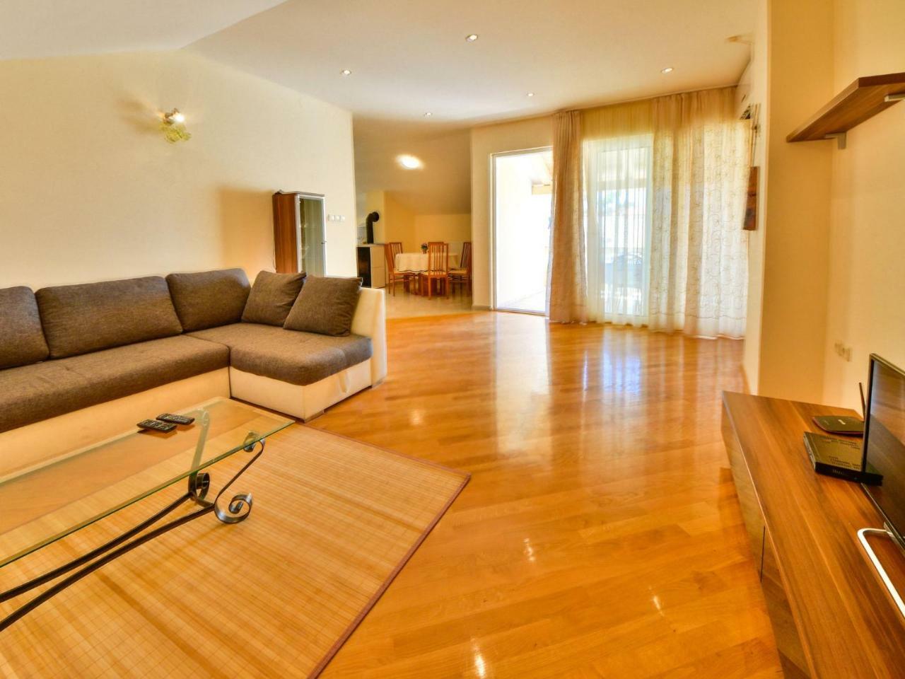 Apartment Olga-5 By Interhome Banjol ภายนอก รูปภาพ